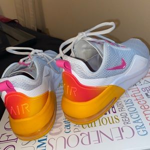 Nike air pink yellow ombré women’s size 9.5
